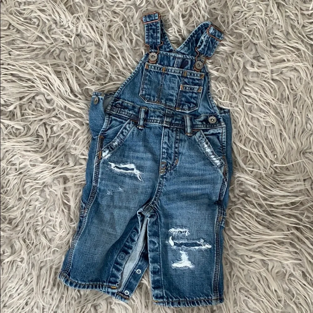 NWOT - Never Worn Baby Gap Overalls 6-12M